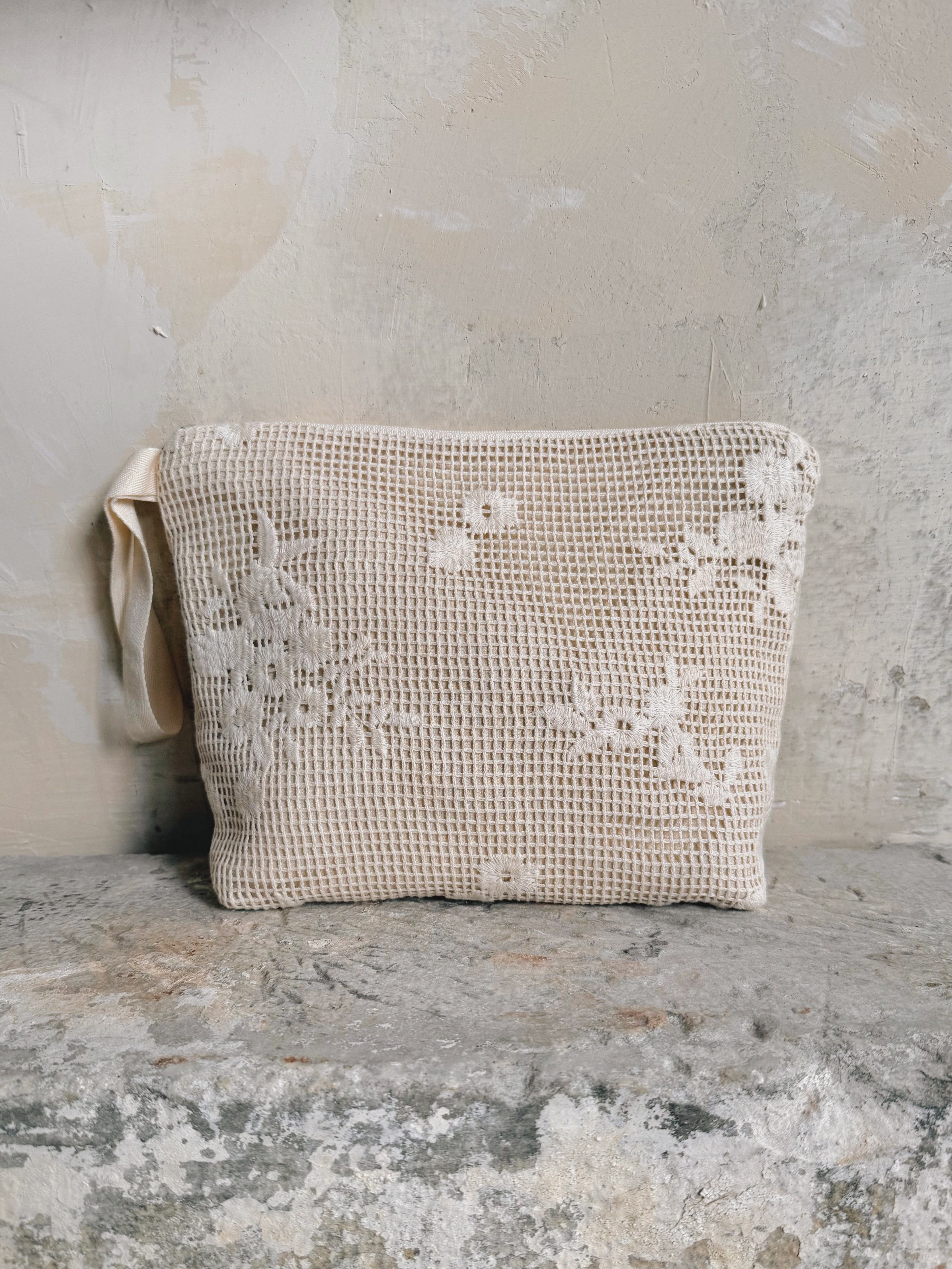 Mesh Zip Pouch Ivory
