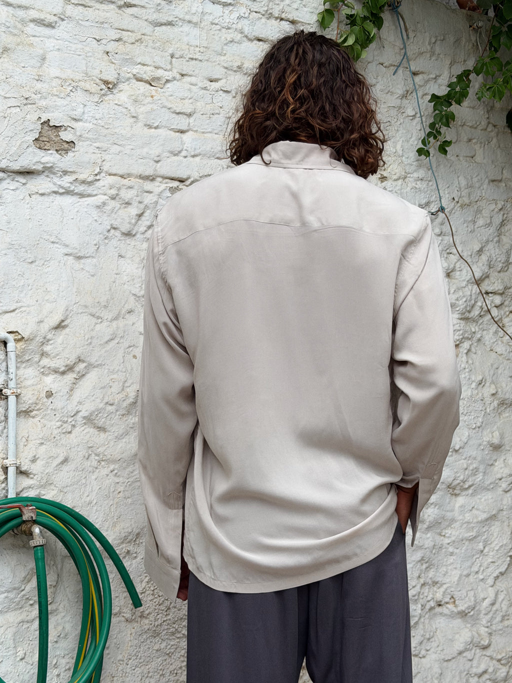 LIGHT GREY SHIRT