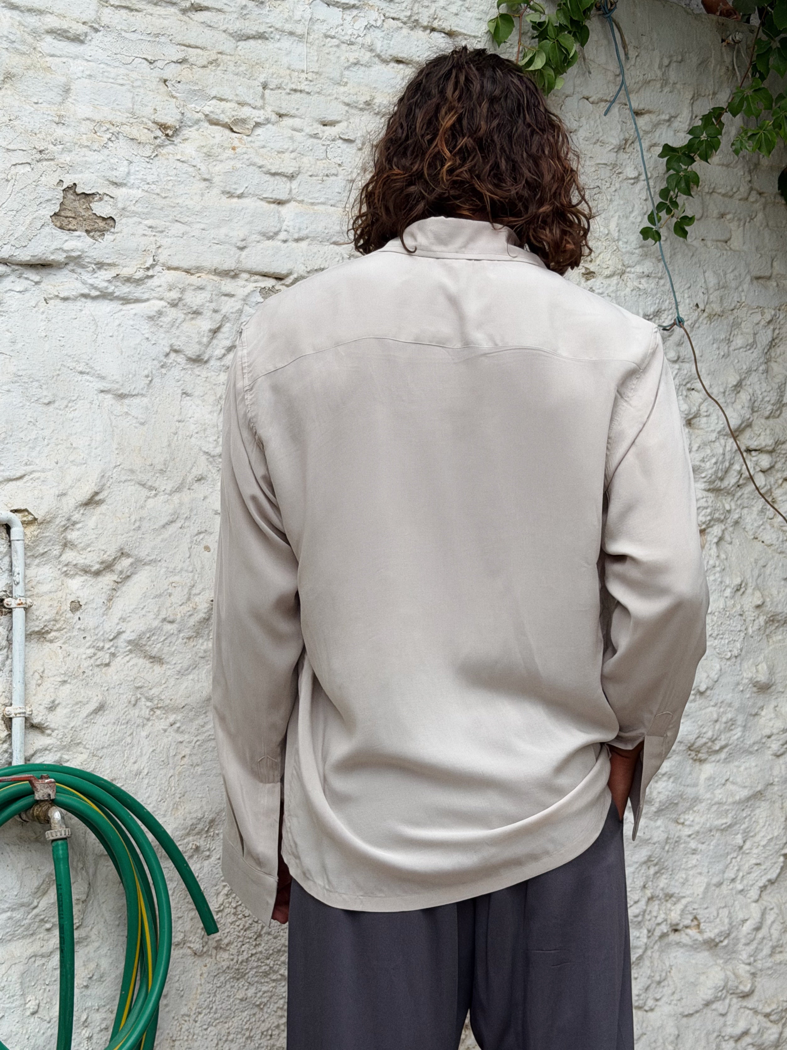 LIGHT GREY SHIRT