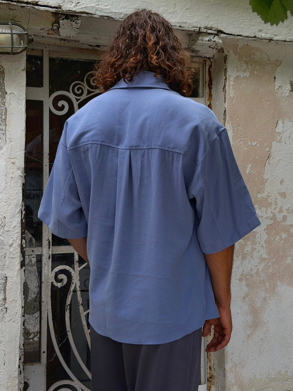DUSTY BLUE SHORTSLEEVE SHIRT
