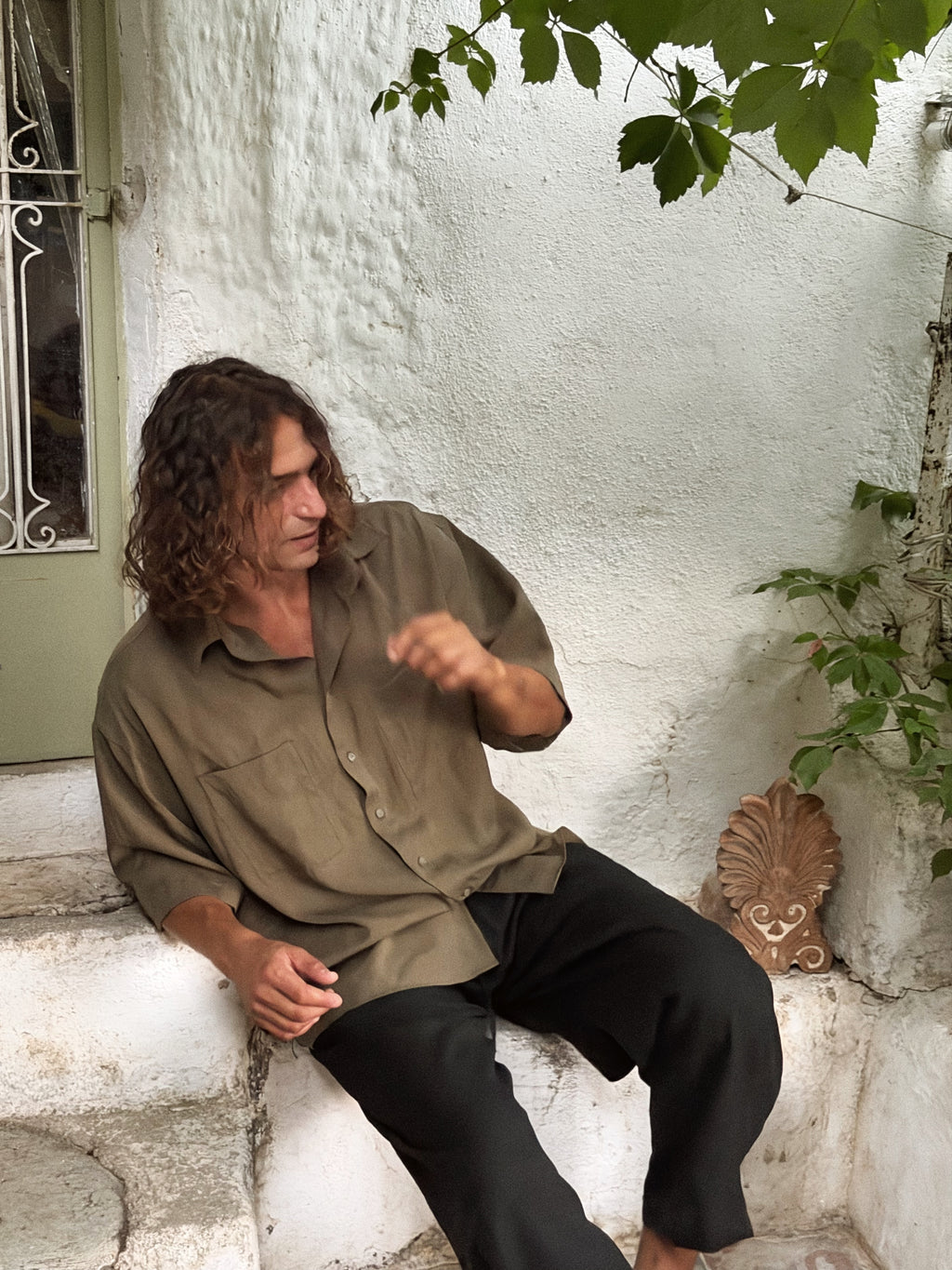 OLIVE GREEN SHORTSLEEVE SHIRT