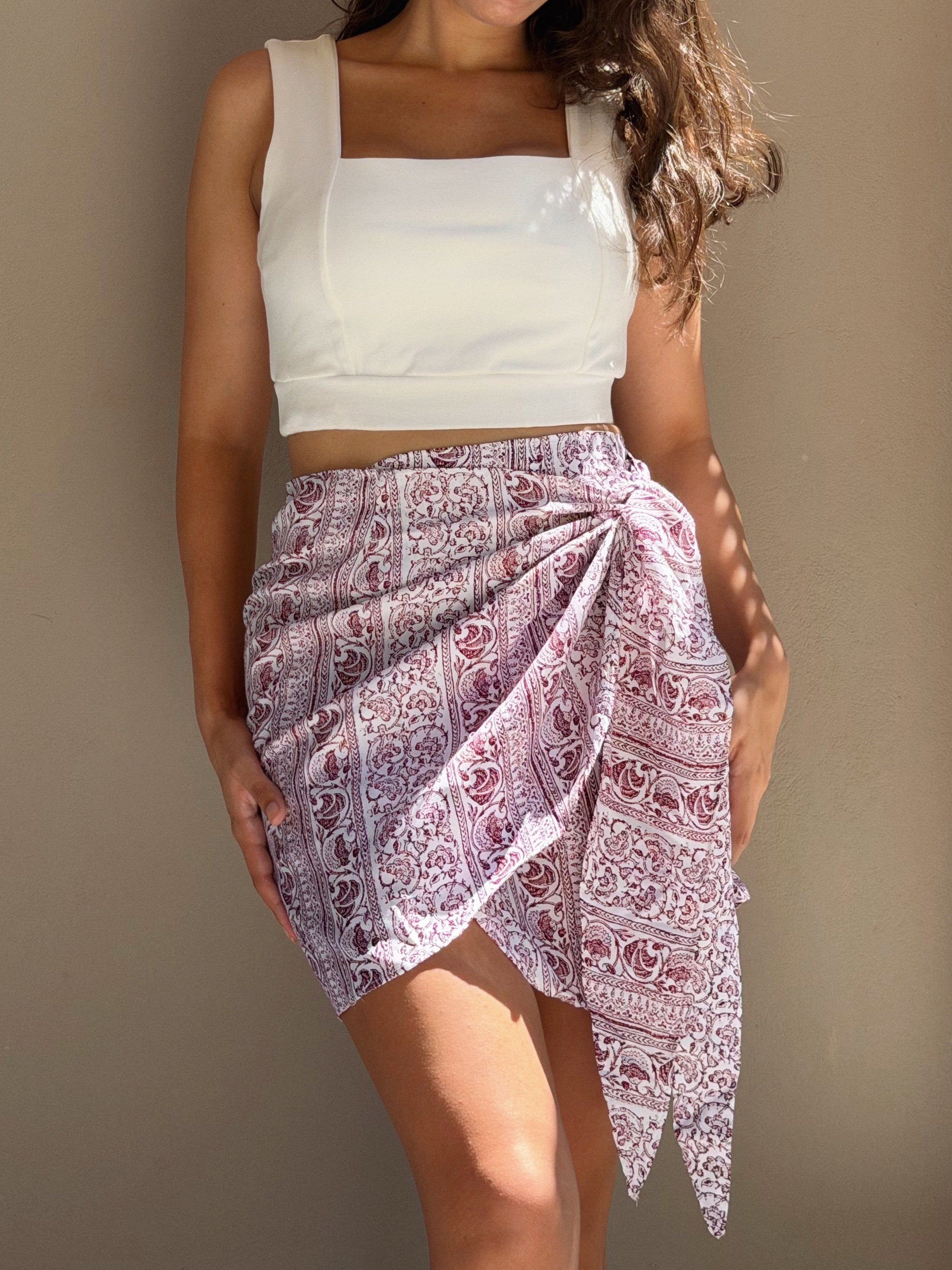 Knot Skirt White Burgundy